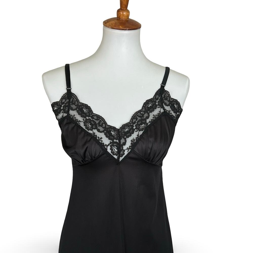 Vintage 1970s Sliperfection Black Lace Full-Slip